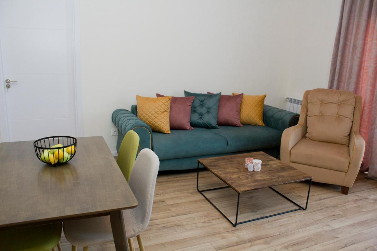 Aura Sameba, Luxury Apartment Tbilisi Eksteriør bilde